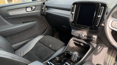 Volvo Xc40 2.0 B4P R DESIGN Pro 5dr AWD Auto Petrol Estate